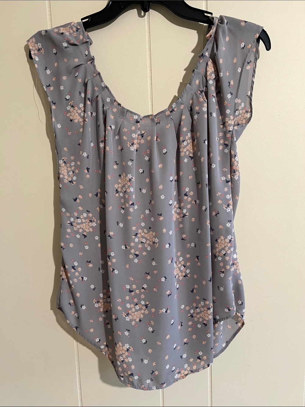 NWOT LC Lauren Conrad Gray Floral Cap-Sleeve Camisole Size XS